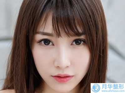 東營市果酸換膚醫(yī)生排行榜一覽表-蘭登哲整形醫(yī)生被網(wǎng)友盛贊