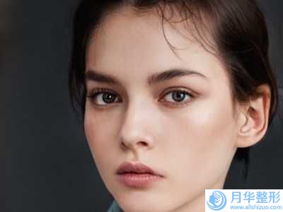 重慶市耳朵整形醫(yī)生排行前三名人氣醫(yī)生實力更新-胡寶川醫(yī)生費用掛號流程參考