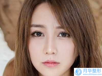 煙臺(tái)市華美光子嫩膚整形醫(yī)生哪個(gè)安全-胡一九主任醫(yī)生實(shí)力審美兼具