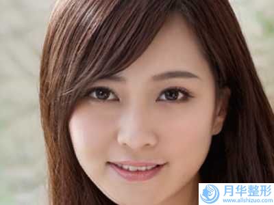 岳陽(yáng)光子嫩膚治療毛孔粗大一次的手術(shù)費(fèi)用