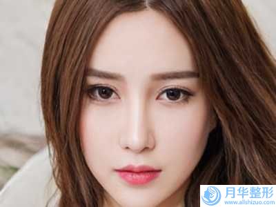 南京瑞鑫燒傷專科醫(yī)院醫(yī)療整形科提供醫(yī)酸煥膚手術(shù)