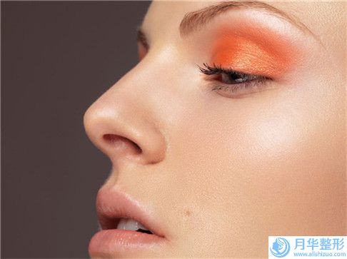 昆明盤龍華連眾美醫(yī)療美容醫(yī)院收費明細2025年出爐-隆鼻手術(shù)算大手術(shù)案例