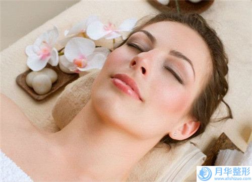 全國有名治療眉毛缺損醫(yī)生：治療眉毛缺損醫(yī)生前50名深受信賴