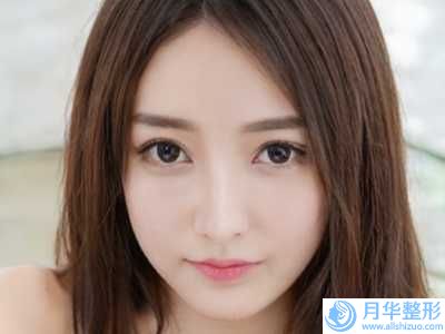 烏魯木齊市劉艷整形醫(yī)生后背大片青胎記消除整形價格要多少