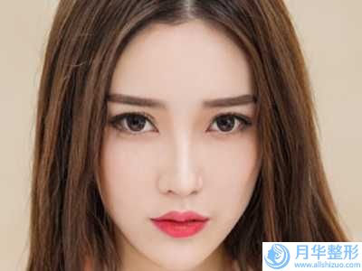 佳木斯大學(xué)附屬口腔醫(yī)院整形美容中心張曉東醫(yī)生,張雪松醫(yī)生獨(dú)領(lǐng)風(fēng)騷