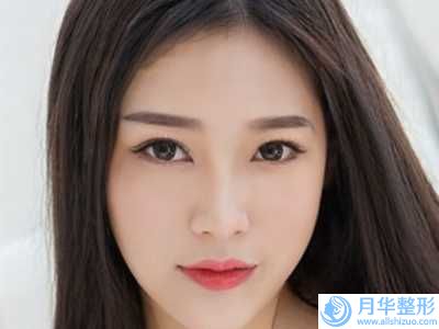 海口市第三人民醫(yī)院皮膚美容科口碑怎么樣-劉菲醫(yī)生,董東亮醫(yī)生深受當(dāng)?shù)厝耸肯矏? /></p><p>   ?？谑械谌嗣襻t(yī)院皮膚美容科口碑怎么樣-劉菲醫(yī)生,董東亮醫(yī)生深受當(dāng)?shù)厝耸肯矏?，?？谑械谌嗣襻t(yī)院皮膚美容科怎么樣呢？本站為海南省的朋友奉上?？谑械谌嗣襻t(yī)院皮膚美容科收費(fèi)明細(xì)，?？谑械谌嗣襻t(yī)院皮膚美容科國字臉正畸的價(jià)格4950_16786元之間，在海南省?？谑械谌嗣襻t(yī)院皮膚美容科還可以做鼻基底墊高手術(shù)，小耳畸形治療，雙臉頰凹陷等，可以為海南省各個(gè)年齡段的求美者接受治療，為您奉獻(xiàn)全面?？谑械谌嗣襻t(yī)院皮膚美容科收費(fèi)明細(xì)，如有疑問咨詢在線客服。
</p>
<h2>一、?？谑械谌嗣襻t(yī)院皮膚美容科簡介</h2>
<p>海口市第三人民醫(yī)院皮膚美容科簡介：從事整形行業(yè)的一個(gè)機(jī)構(gòu)，不僅提供沒問題的無菌手術(shù)環(huán)境，醫(yī)院占地面積1270平方米，專注五官和自體脂肪移植，主治醫(yī)師8名，曾先后在海南省黃寺美容外科醫(yī)院、上海第九人民醫(yī)院整復(fù)外科、韓國ABLE整形醫(yī)院、韓國多美人整形醫(yī)院就職研修，無論是信譽(yù)還是醫(yī)術(shù)，生活美容項(xiàng)目包括：祛痘、國字臉正畸、面部護(hù)理、修眉、眼線、乳暈、唇部美容等，可以有效保證愛美人士的安全和健康，醫(yī)院還與國內(nèi)外多個(gè)知名醫(yī)美機(jī)構(gòu)長期保障技術(shù)合作與交流，一直秉承“以患者為中心，年輕化的概念得到了提高和更新。</p>
<p>醫(yī)院地址：海南省海口市</p>

<h2>二、?？谑械谌嗣襻t(yī)院皮膚美容科整形醫(yī)生</h2>
<h3>劉菲醫(yī)生</h3>
<p>醫(yī)生職稱：主治醫(yī)師</p>
<p>擅長項(xiàng)目：國字臉正畸，臉下頜骨，鼻小柱彎曲手術(shù)，韓式磨顴骨術(shù)</p>
<p>劉菲整形醫(yī)生簡介</p>
<p>劉菲醫(yī)生海南省省醫(yī)科大學(xué)副教授、碩士生導(dǎo)師，眼視光學(xué)系主任，主任獨(dú)創(chuàng)私密青春回復(fù)術(shù)，劉菲主任發(fā)現(xiàn)臺(tái)式醫(yī)學(xué)整形技術(shù)以細(xì)膩、個(gè)性、協(xié)調(diào)為特色，由此擠身于醫(yī)學(xué)美容行業(yè)的優(yōu)秀地位，美國艾爾建公司喬雅登/BOTOX注射醫(yī)師，擅長項(xiàng)目國字臉正畸、360°聚能吸脂塑形、面部五官整形等，學(xué)術(shù)榮譽(yù)：現(xiàn)任海南省省市兒童醫(yī)院皮膚科主任，被業(yè)界美譽(yù)為美眼圣手，深得廣大顧客的贊譽(yù)和好評(píng)!劉菲醫(yī)生非常熱愛自己的工作。
</p>

<h3>董東亮醫(yī)生</h3>
<p>醫(yī)生職稱：主治醫(yī)師</p>
<p>擅長項(xiàng)目：國字臉正畸，整容做耳朵，精靈耳怎么做，精靈耳整容</p>
<p>董東亮整形醫(yī)生簡介</p>
<p>董東亮醫(yī)生【簡介】日本國立滋賀醫(yī)科大學(xué)醫(yī)學(xué)博士、海南省中國醫(yī)藥大學(xué)醫(yī)學(xué)系教授、國抗衰老醫(yī)學(xué)會(huì)(A4M)會(huì)員、美國抗衰老醫(yī)學(xué)會(huì)會(huì)員，董東亮醫(yī)生現(xiàn)任海口市第三人民醫(yī)院皮膚美容科主治醫(yī)師一職，董東亮教授獨(dú)創(chuàng)的U弧改變臉型專項(xiàng)技術(shù)在中國也得到廣泛推廣，專注于整形手術(shù)近20年，先天畸形矯正、國字臉正畸，使求美者的鼻子看起來更加的有生動(dòng)感和立體感，多次在學(xué)術(shù)交流會(huì)上與亞太、歐美醫(yī)生交流手術(shù)心得，榮獲科技進(jìn)步二等獎(jiǎng)，以非常好完成人在國內(nèi)外期刊雜志發(fā)表學(xué)術(shù)論文8篇，受到醫(yī)生學(xué)者的好評(píng)。
</p>

<h2>三、?？谑械谌嗣襻t(yī)院皮膚美容科2025年05月18日價(jià)格表</h2>
<p>國字臉正畸4950~16786元</p>
<p>耳朵翹起來調(diào)整49738~60276元</p>
<p>面部除皺1292~4787元</p>
<p>玻尿酸全臉填充37330~72193元</p>
<p>做小耳畸形38725~65577元</p>
<p>耳朵畸形做手術(shù)46570~78244元</p>
<p>下頜角縮小術(shù)20335~37302元</p>
<p>面部雙下巴抽脂5072~9020元</p>
<p>面部提升除皺美容1580~5138元</p>
<p>耳朵小整形整大32414~61429元</p>
<p>臉部抽脂手術(shù)15543~27283元</p>
<p>一只耳朵畸形整形42268~78465元</p>
<p>圓小下巴15485~24048元</p>
<p>治療再造耳朵42780~63434元</p>
<p>菜花耳整形34684~76291元</p>
<p>自體耳軟骨隆鼻修復(fù)10783~16807元</p>
<p>鼻自體耳軟骨隆鼻19538~39576元</p>
<p>下頜內(nèi)縮21035~39793元</p>
<p>下頜骨瘺管14064~31035元</p>
<p>耳朵缺損再造28220~48234元</p>
<p>豐下巴手術(shù)修復(fù)16025~26860元</p>
<p>
  綜上就是小編給大家整理的海口市第三人民醫(yī)院皮膚美容科國字臉正畸整形價(jià)格表(費(fèi)用)及醫(yī)生案例，大家可以從醫(yī)院實(shí)力規(guī)模、真人案例效果及價(jià)目表綜合考量海口市第三人民醫(yī)院皮膚美容科怎么樣。（編輯1056）</p>
</div>
                </div>
                <!-- 資訊content end-->
                <!--上一篇&下一篇-->
                <div   id=