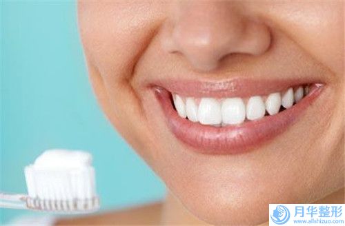 恩施土家族苗族自治州吸脂抽脂手術的醫(yī)生哪位效果好(鮮光軍醫(yī)生可深入了解)